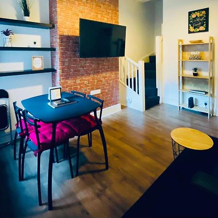 Spacious Four Bedroom Home 3 Bathrooms - 考文垂 外观 照片