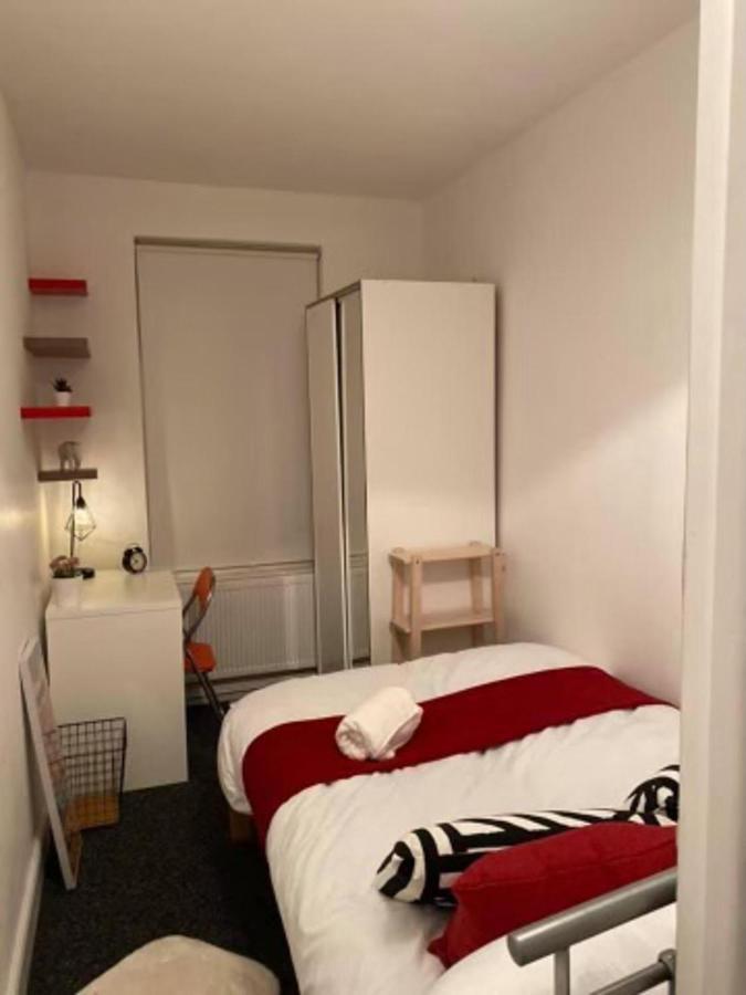 Spacious Four Bedroom Home 3 Bathrooms - 考文垂 外观 照片