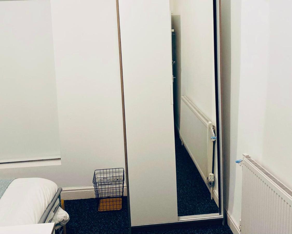 Spacious Four Bedroom Home 3 Bathrooms - 考文垂 外观 照片