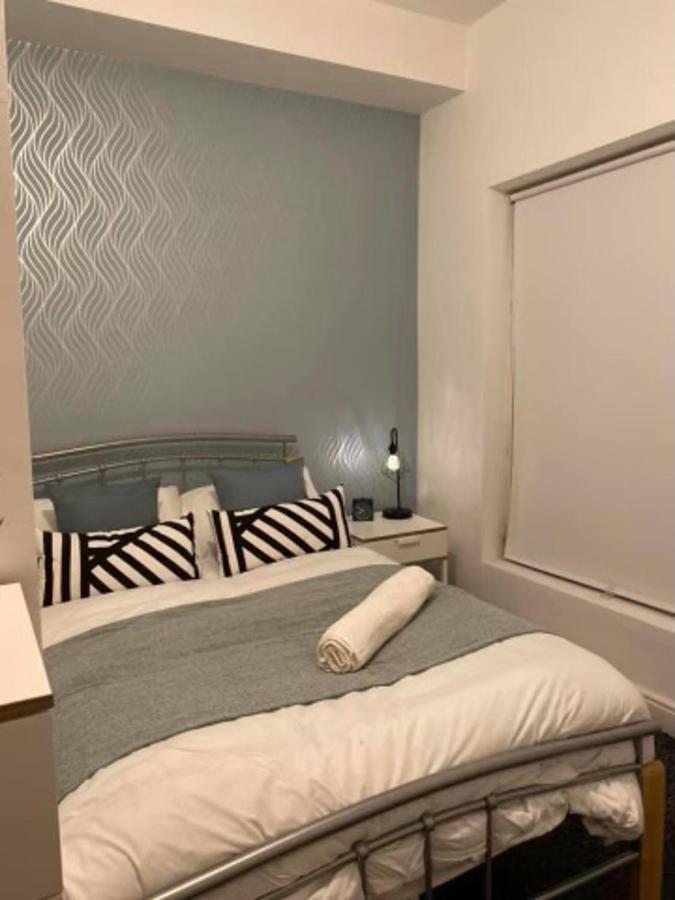 Spacious Four Bedroom Home 3 Bathrooms - 考文垂 外观 照片
