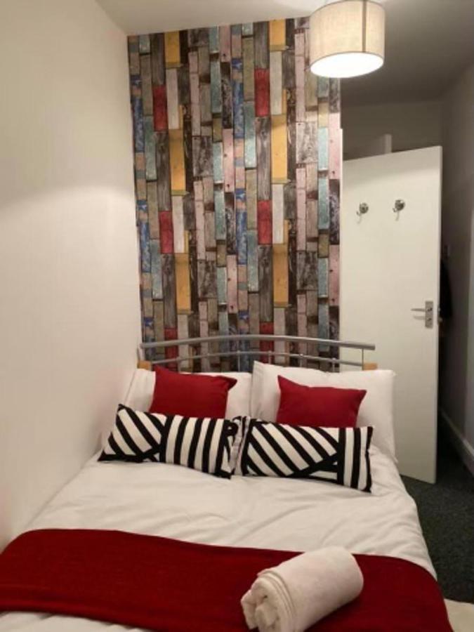 Spacious Four Bedroom Home 3 Bathrooms - 考文垂 外观 照片
